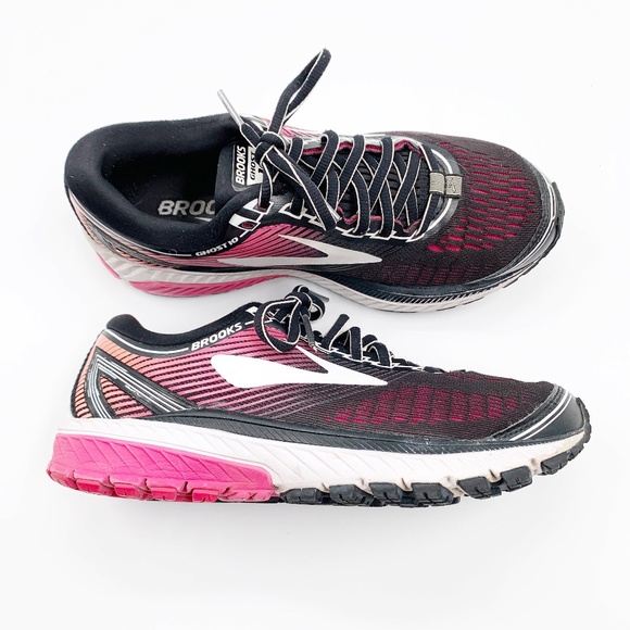 brooks shoes pink